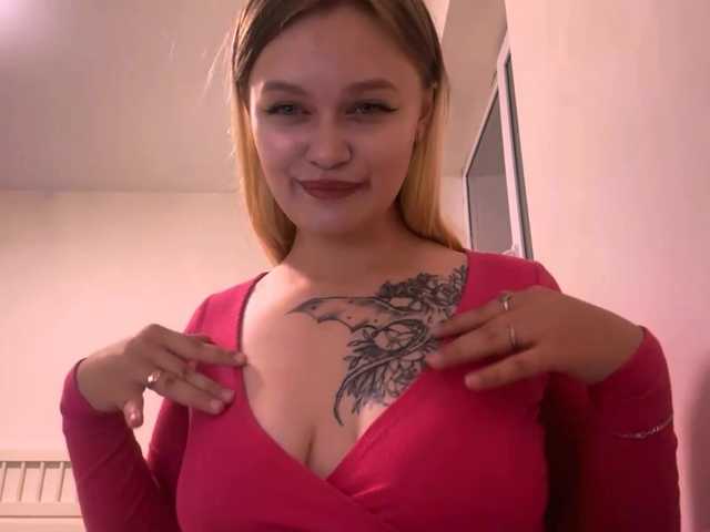 LoritaWhisted live webcam show