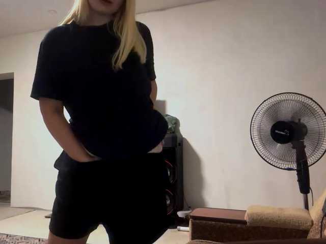 LoritaWhisted live webcam show