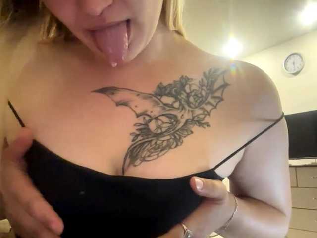 LoritaWhisted live cam on BongaCams