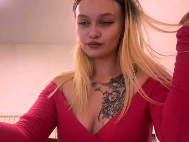 LoritaWhisted live webcam show