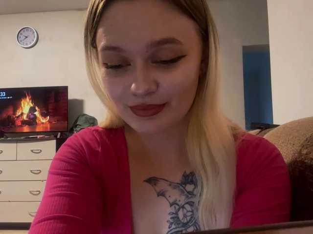 LoritaWhisted live webcam show