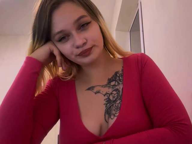 LoritaWhisted live webcam show