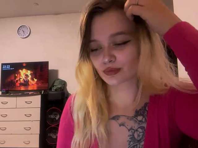 LoritaWhisted live webcam show