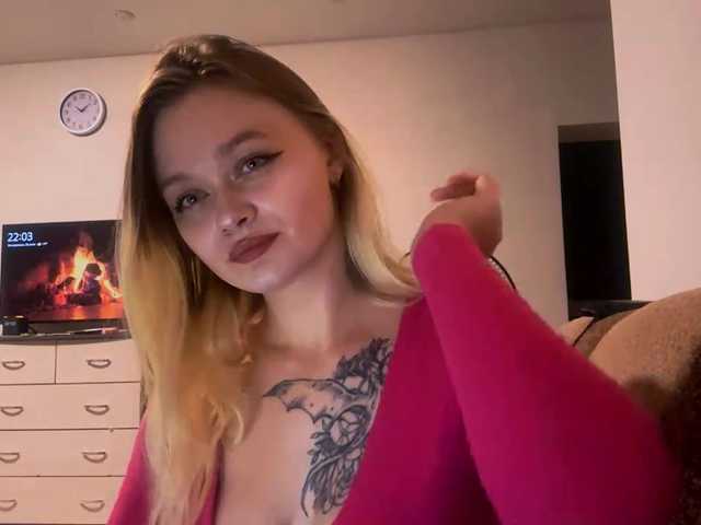 LoritaWhisted live webcam show