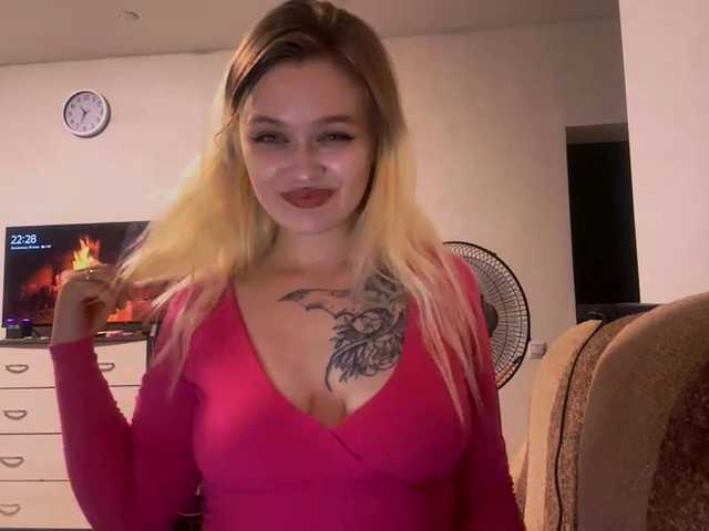 LoritaWhisted live webcam show