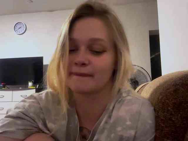 LoritaWhisted webcam
