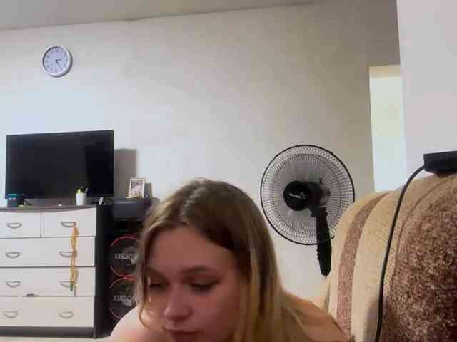 LoritaWhisted webcam