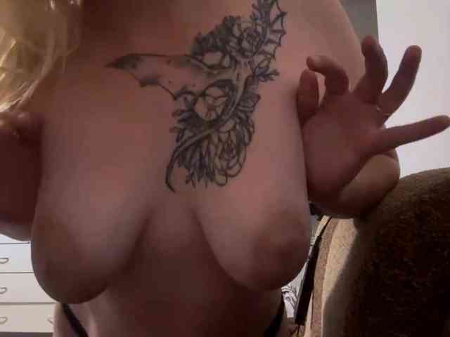 LoritaWhisted webcam