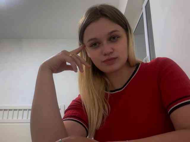 LoritaWhisted webcam