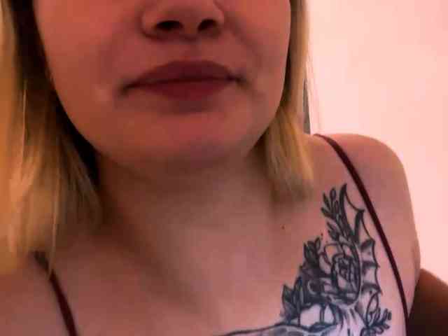 LoritaWhisted webcam