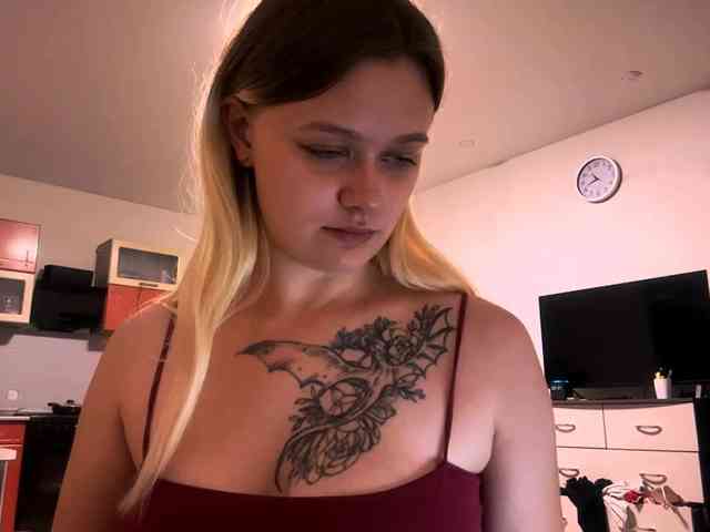 LoritaWhisted webcam