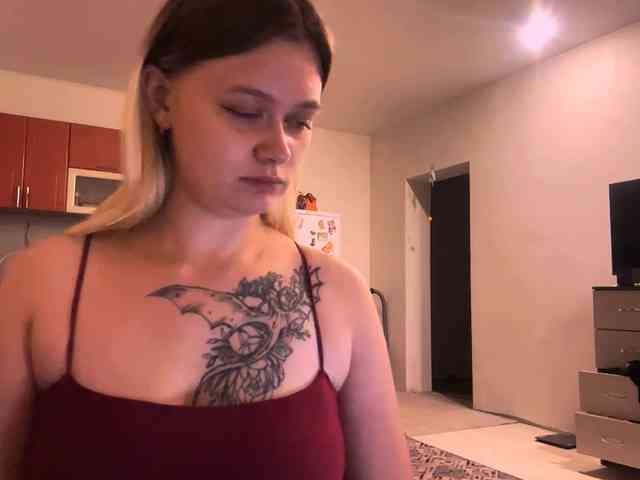 LoritaWhisted webcam