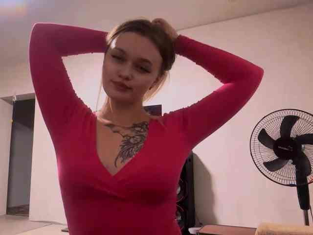 LoritaWhisted webcam