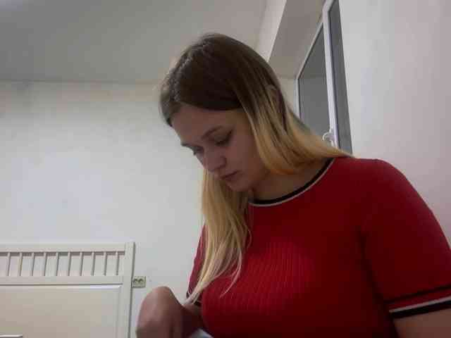 LoritaWhisted webcam