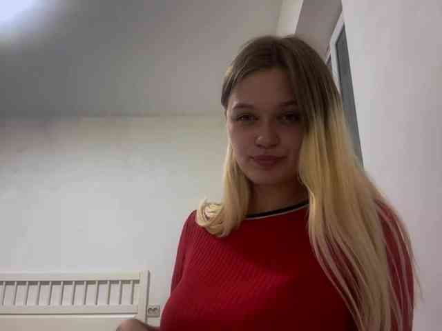 LoritaWhisted webcam