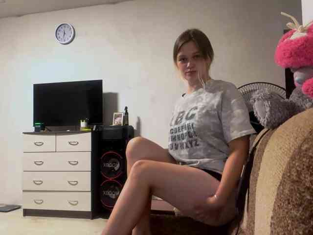 LoritaWhisted webcam