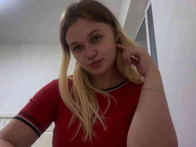 LoritaWhisted webcam