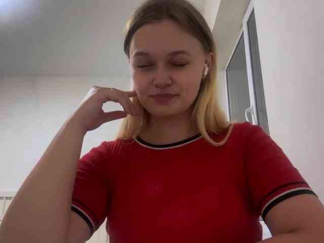LoritaWhisted webcam