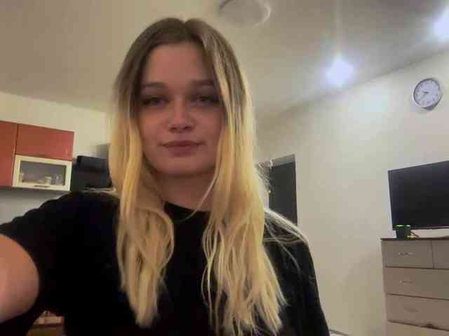 LoritaWhisted webcam