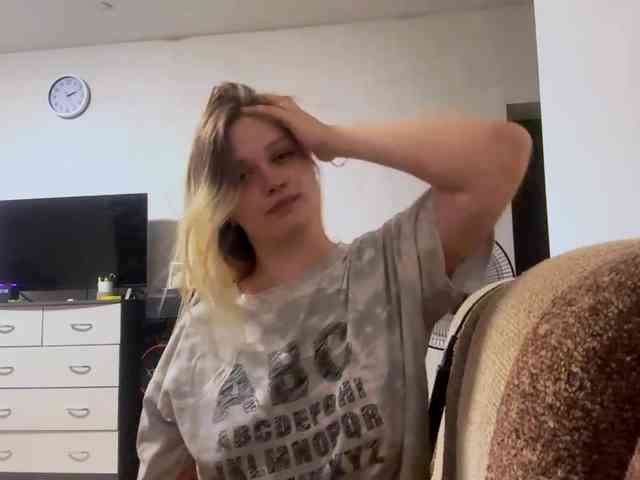 LoritaWhisted webcam