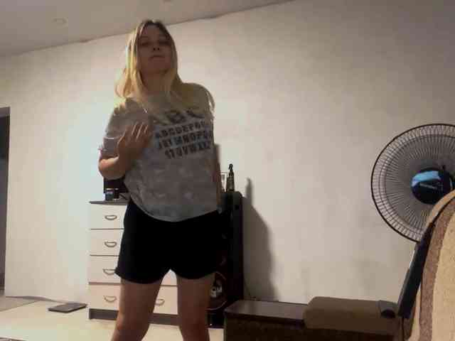 LoritaWhisted webcam