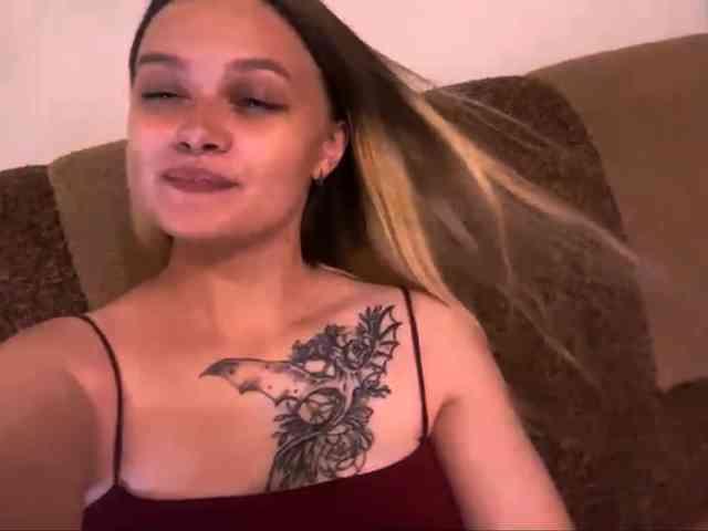 LoritaWhisted webcam