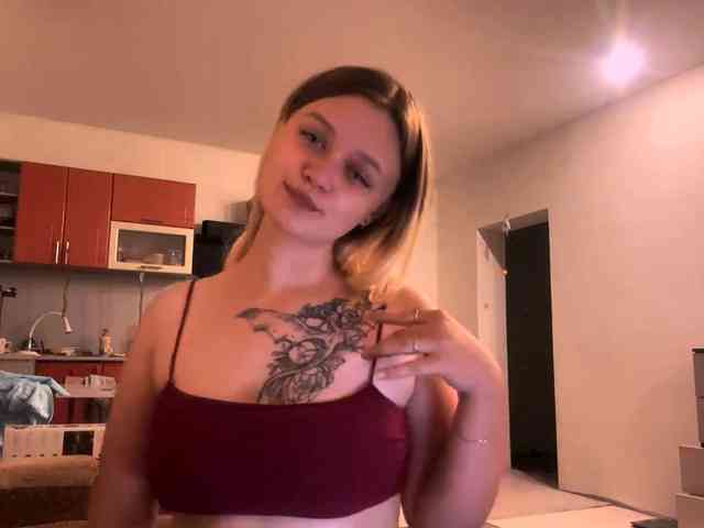 LoritaWhisted webcam