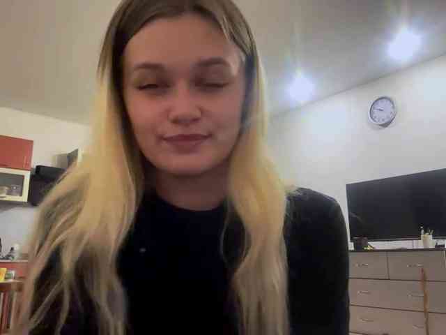 LoritaWhisted webcam