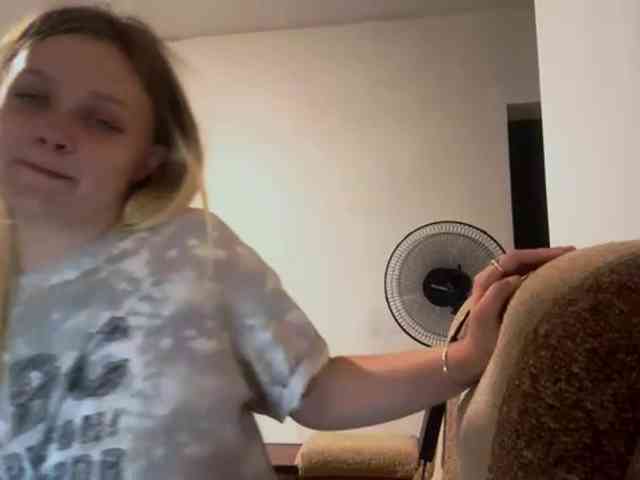 LoritaWhisted webcam