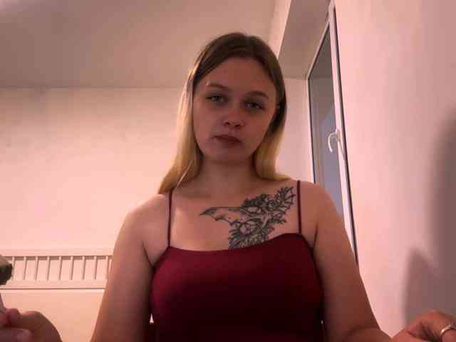 LoritaWhisted webcam