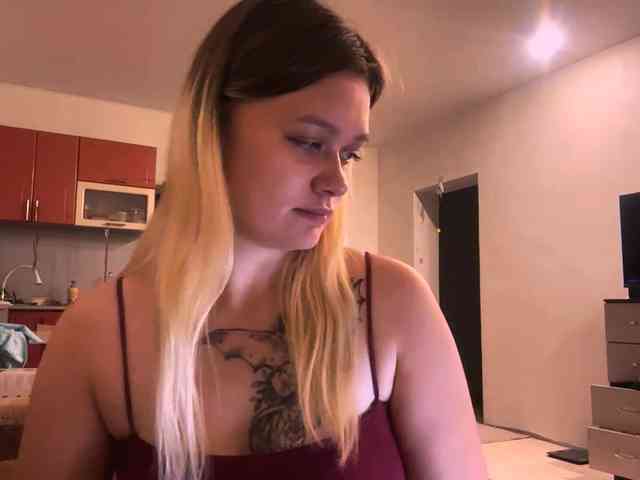 LoritaWhisted webcam