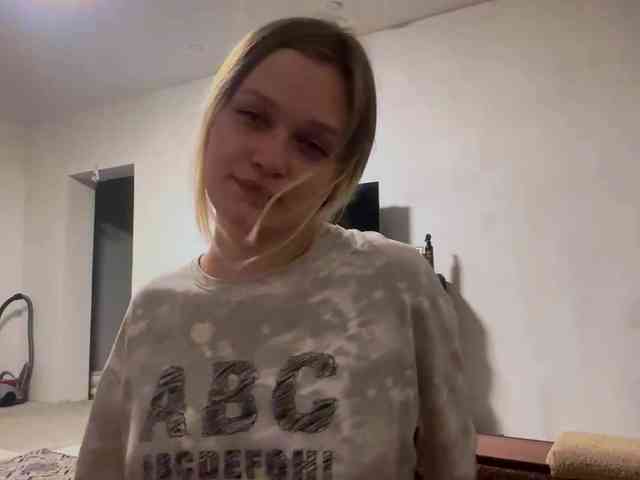 LoritaWhisted webcam