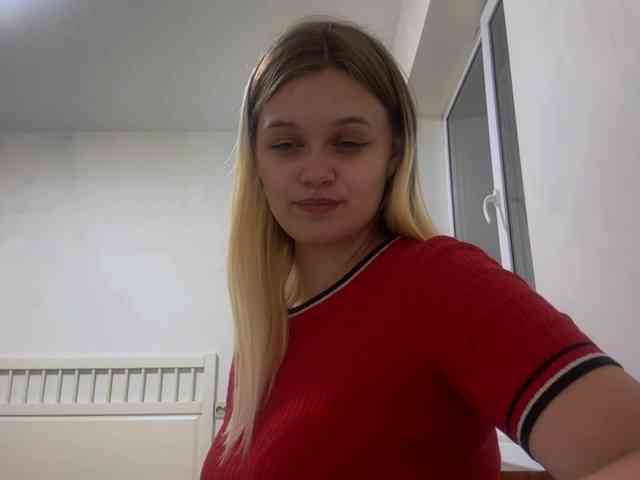 LoritaWhisted webcam