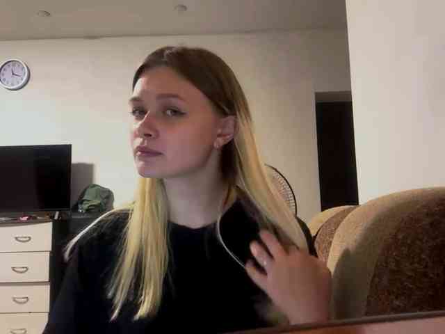 LoritaWhisted webcam