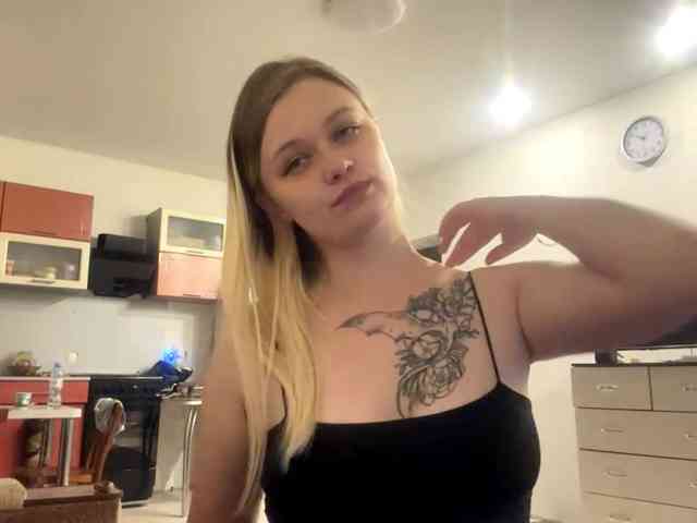 LoritaWhisted webcam