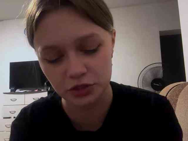 LoritaWhisted webcam