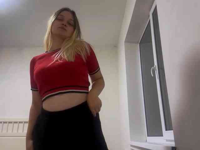 LoritaWhisted webcam