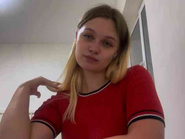 LoritaWhisted webcam