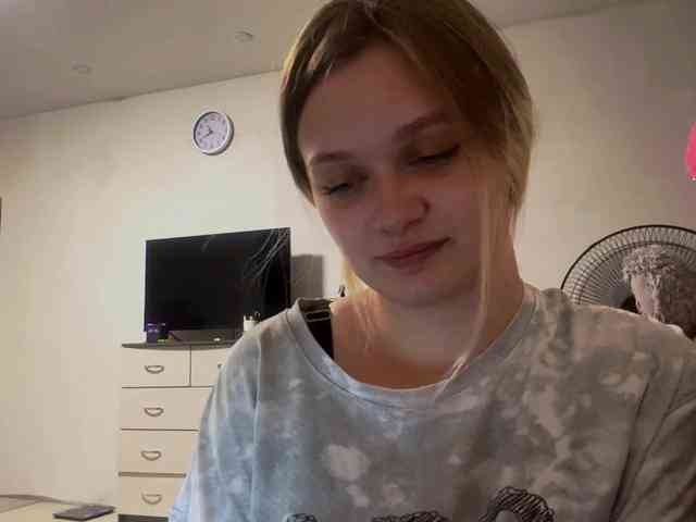 LoritaWhisted webcam