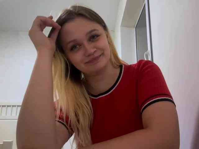 LoritaWhisted webcam
