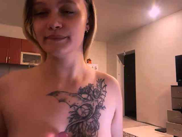 LoritaWhisted webcam