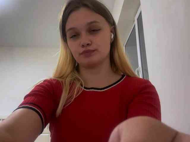 LoritaWhisted webcam