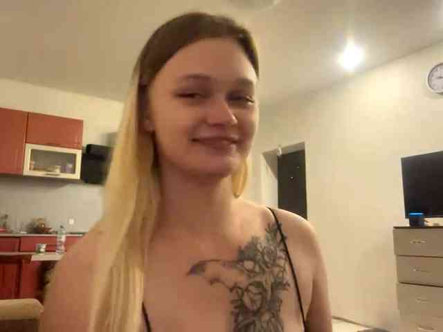 LoritaWhisted webcam
