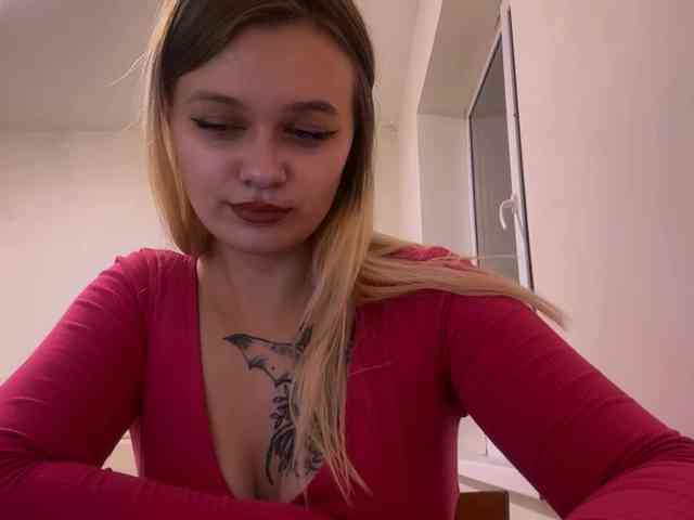 LoritaWhisted webcam