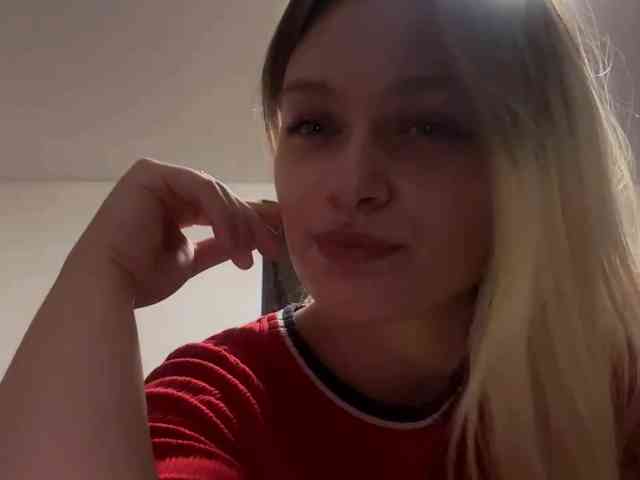LoritaWhisted webcam