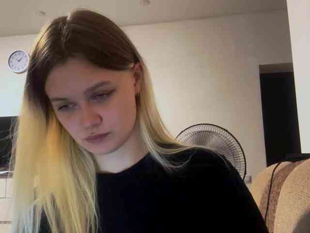 LoritaWhisted webcam