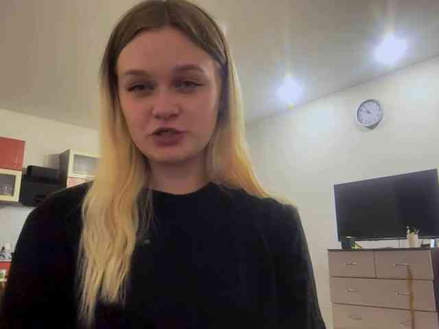 LoritaWhisted webcam