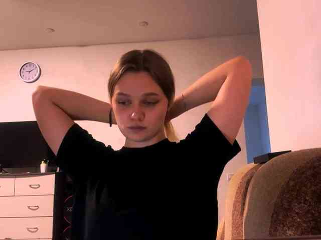 LoritaWhisted webcam