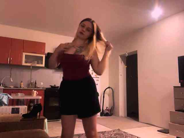 LoritaWhisted webcam