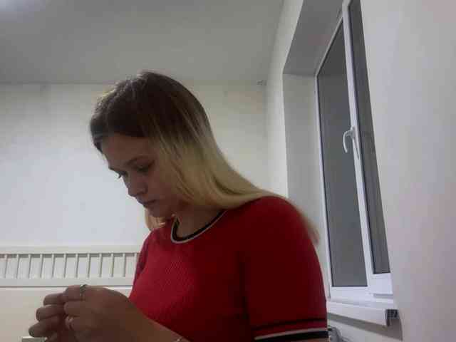 LoritaWhisted webcam